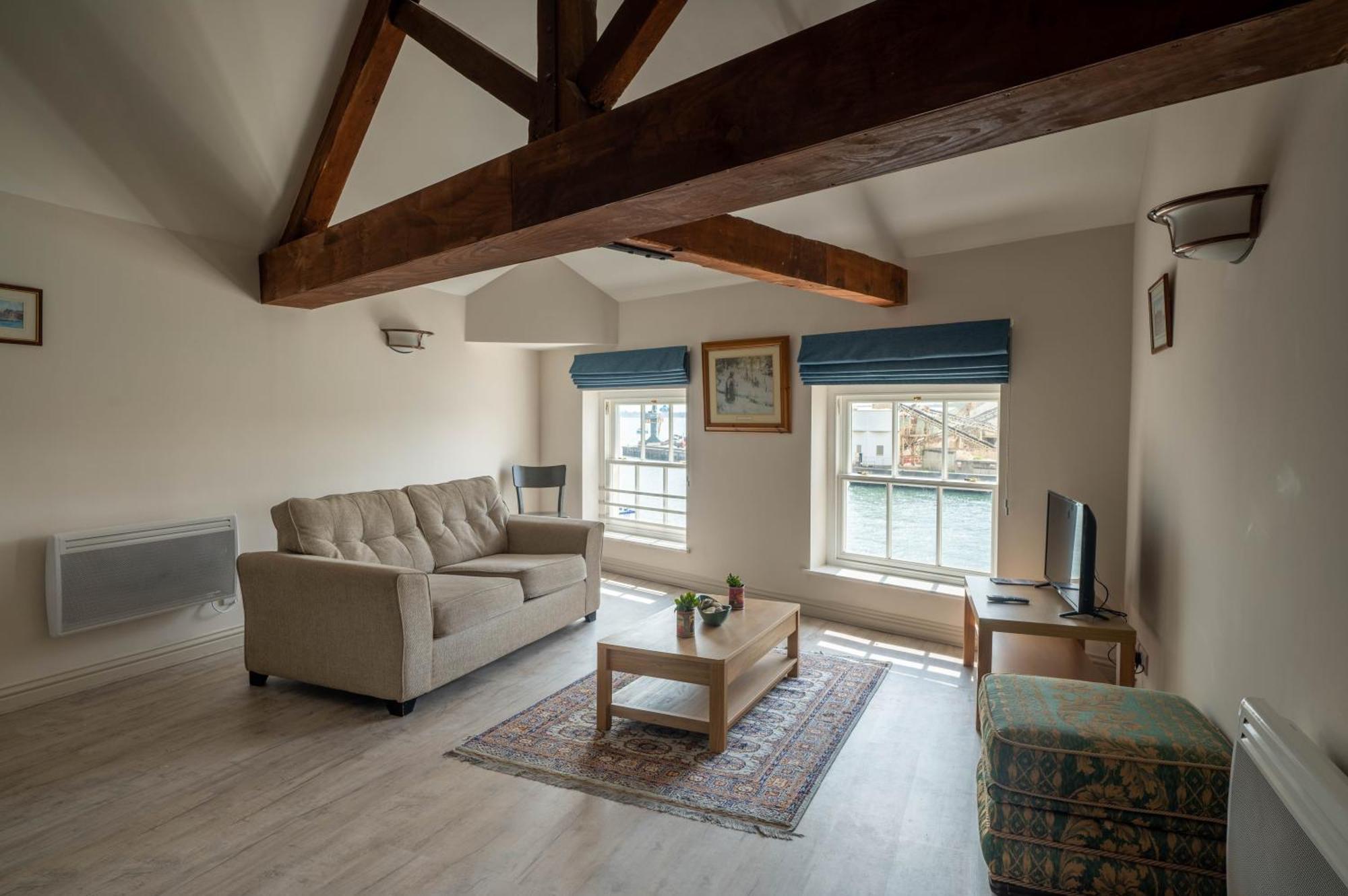 Apartamento The Old Custom House Poole Exterior foto